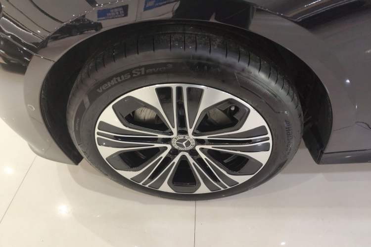 Used Mercedes-Benz E-Class 2025 Facelift E 300 L Luxury Edition