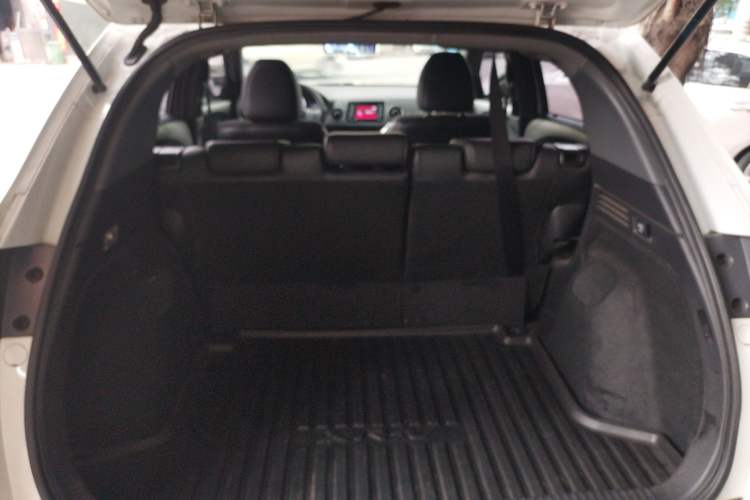 Used Honda XR-V 2017 1.5L LXi CVT Classic Edition Trunk