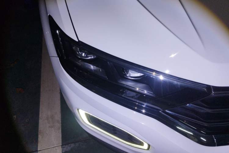 Used Volkswagen T-ROC 2021 280TSI DSG Two-Wheel Drive Elite Connect Edition