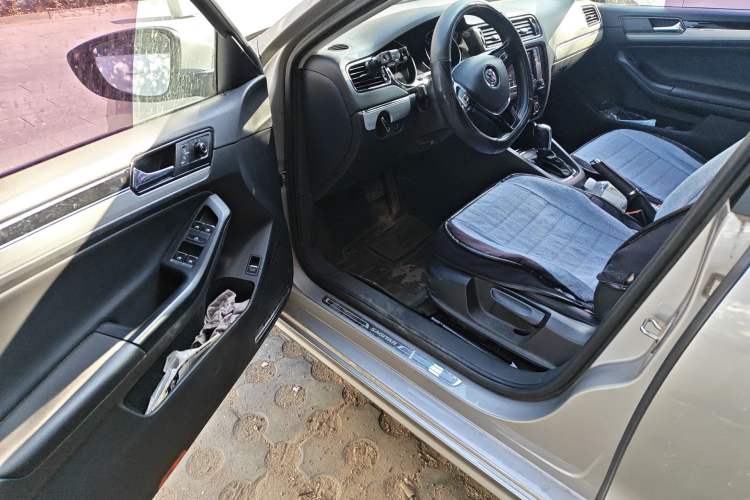 Used Volkswagen Sagitar 2017 1.6L Automatic Comfort Model
