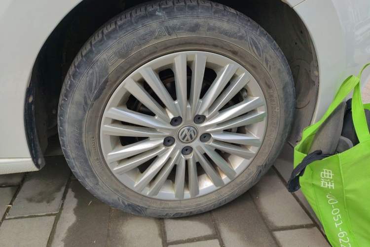 Used Volkswagen Santana 2019 1.5L Manual Comfort Edition China VI Standard Right Front Wheel Hub