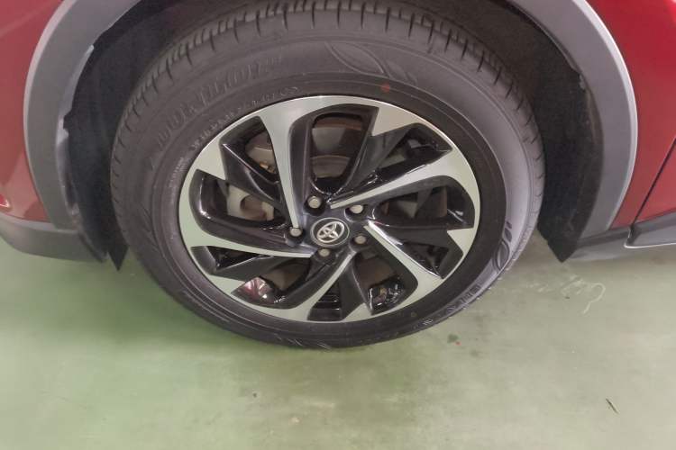 Used Toyota IZOA 2020 2.0L Yichi Version
