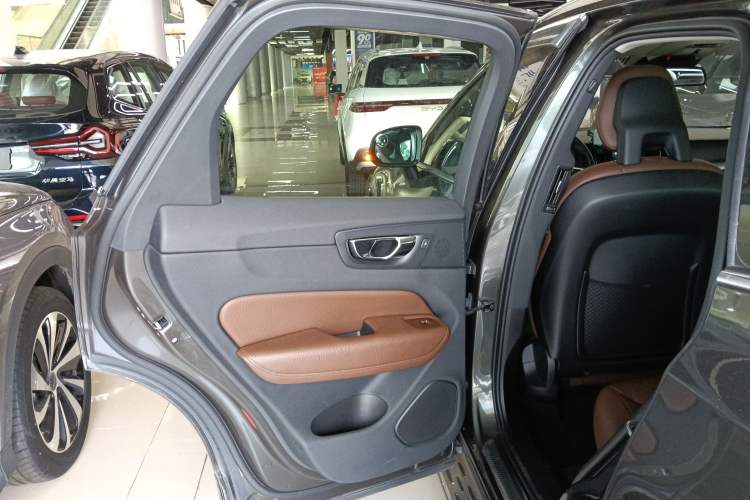 Used Volvo XC60 2018 T5 4x4 Zhiyi Edition
