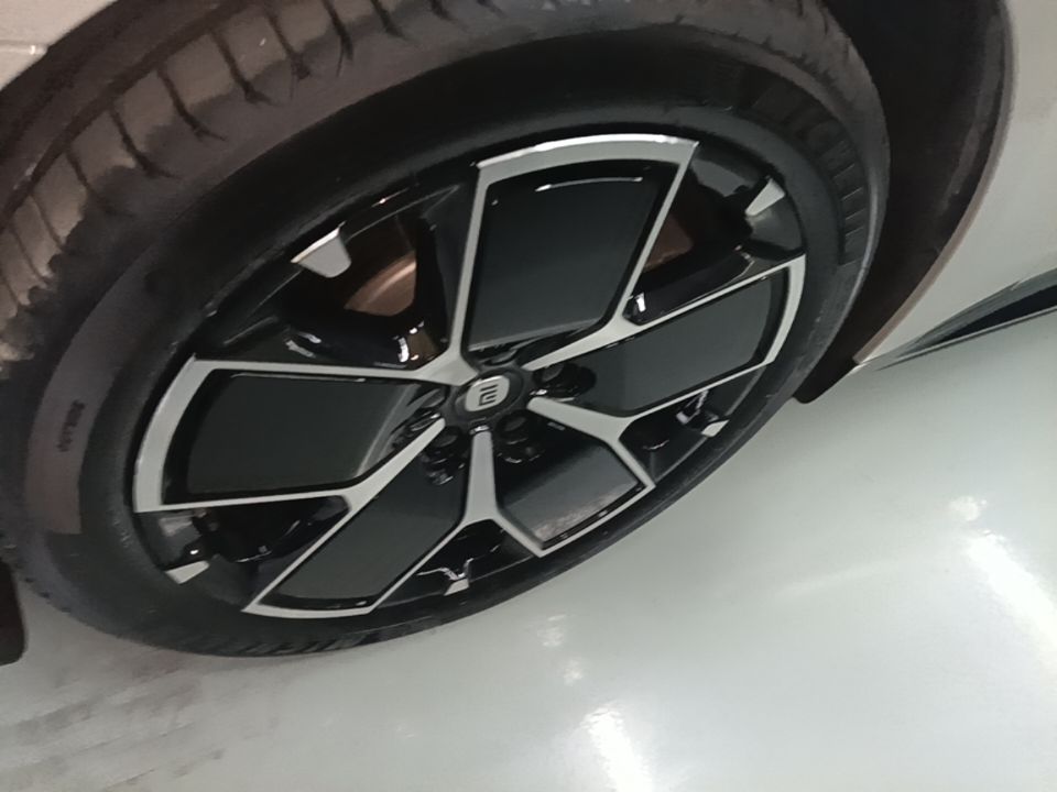 Xiaomi Auto SU7 2024 Rear-Drive Standard Founder Edition — снимка 10