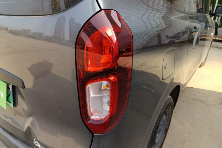 Used Wuling Hongguang New Energy 2025 Extended-Range Hybrid 50 km Utility Version
