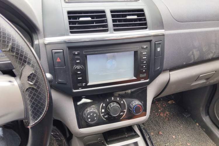 Used BAIC Weiwang M20 2014 1.5L Comfort Version BJ415B Audio And AC Panel