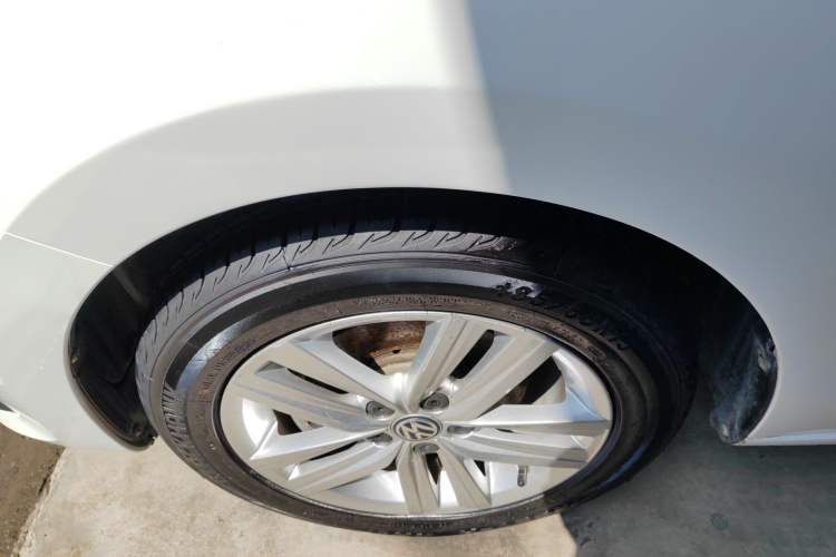 Used Volkswagen Santana 2015 Haval H6 1.6L Automatic Comfort Model Left Front Wheel Hub