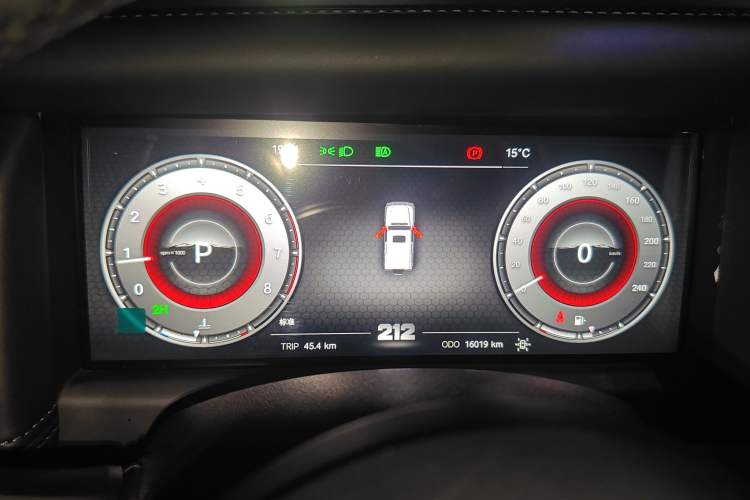 Used 212 T01 2024 2.0T Explorer
