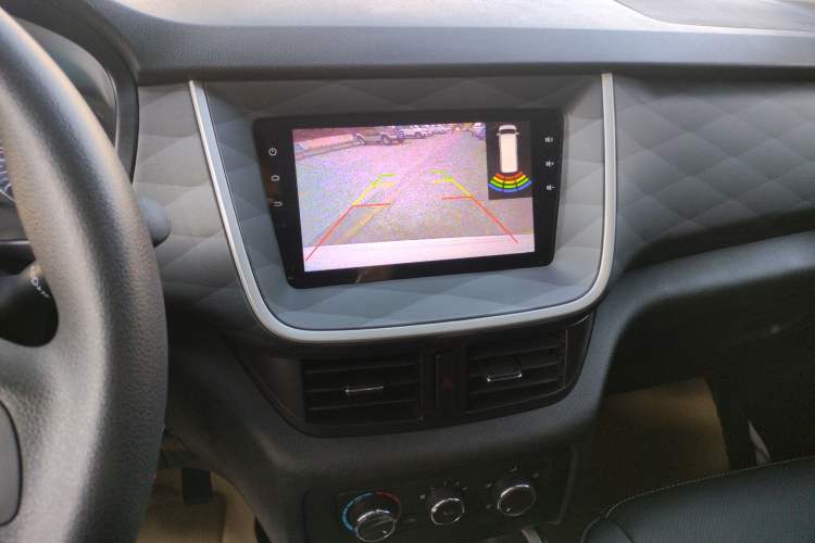 Used Jinbei Gold Hiace 2024 2.0L Travel Lion 9-Seater Central Air Conditioning