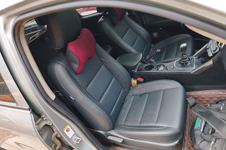 Used Great Wall Poer 2019 2.0T Commercial Version Manual Diesel Two-Wheel Drive Navigation Type Long Bed GW4D20M
