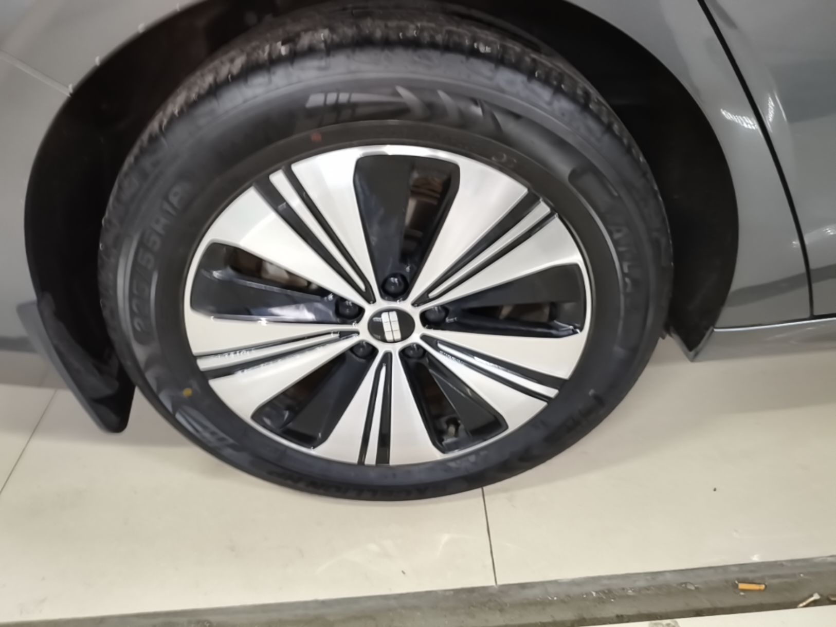 Geely Galaxy A7 2025 Model EM-i 150km Exploration+ Edition — снимка 11