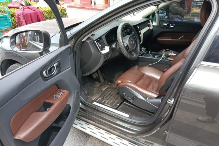 Used Volvo XC60 2020 T5 4x4 Smart Luxury Edition