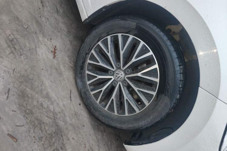 Used Volkswagen Sagitar 2020 280TSI DSG Comfort Version China VI Standard Right Front Wheel Hub