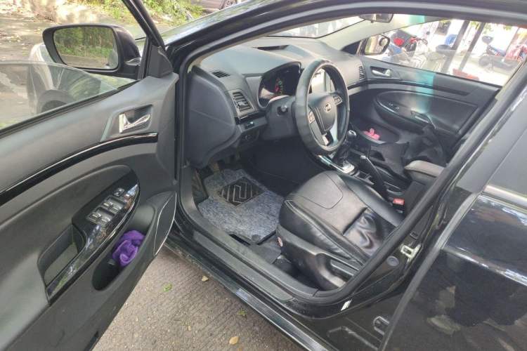 Used BYD Surui 2012 1.5L Manual Comfort Edition
