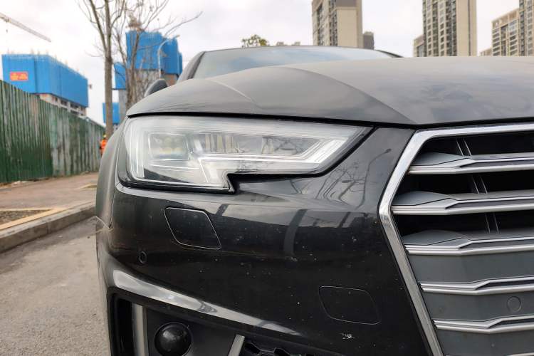 Used Audi A4L 2019 40 TFSI Fashion Version China V