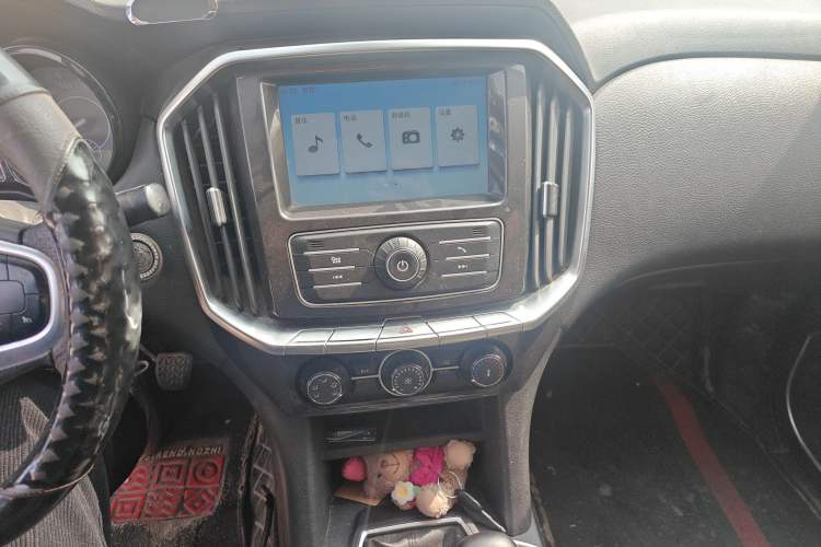 Used JMC Yuhu 7 2020 2.0T Diesel Manual Two-Wheel Drive Comfort Edition Short Wheelbase China VI Standard JX4D20A6L Audio And AC Panel