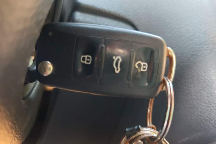 Used Volkswagen Polo 2014 1.4L Manual Fashion Edition
