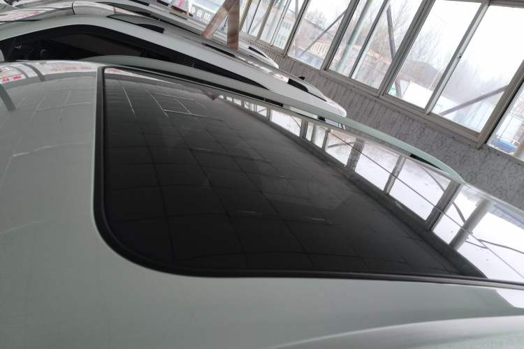 Used Haval H2 2018 Red-Label 1.5T Dual-Clutch Two-Wheel-Drive Luxury Model Roof