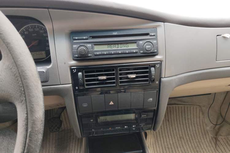 Used Volkswagen Santana Vista 2010 1.6L Manual Sishang Version
