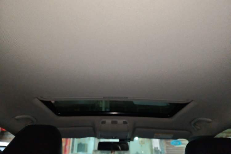 Used Volkswagen Magotan 2013 1.8TSI Luxury Model Headliner