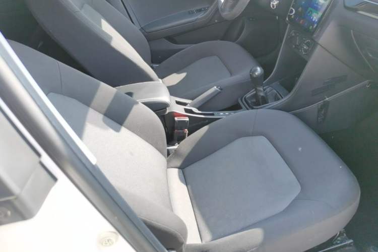 Used Volkswagen Jetta 2015 Zhuihui Edition 1.4L Manual Fashion Model