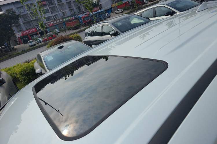 Used Toyota RAV4 2021 2.0L CVT Two-Wheel Drive Fashion PLUS Edition Roof