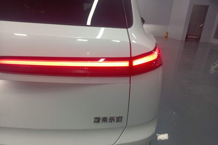 Used ONVO Luxeed L90 2025 Model—Max Six-Seater Version Right Rear Taillight