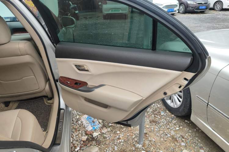 Used Toyota Crown 2012 2.5L Royal Leather Edition