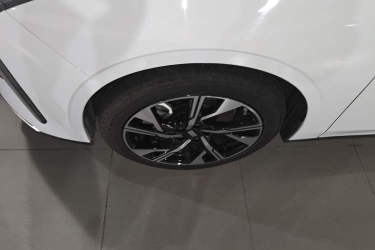 Used Geely Galaxy L6 2024 125km Creative Edition Exterior 2