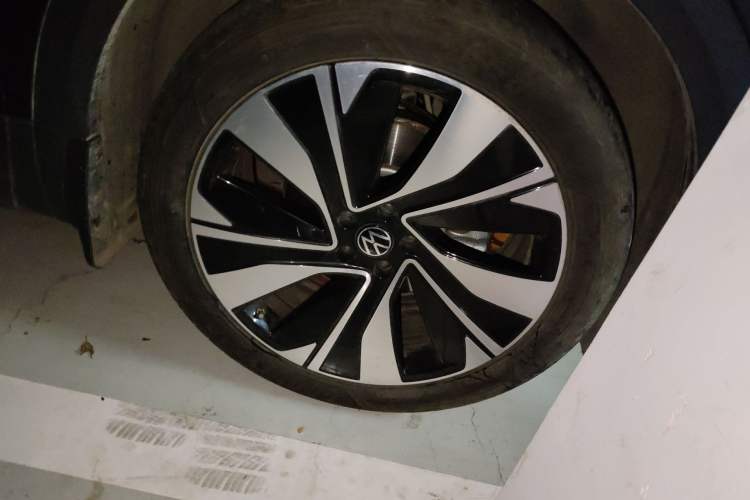 Used Volkswagen Talagon 2025 380TSI All-Wheel-Drive Luxury Jiajing Pro – Shared Edition 6 Seats Right Front Wheel Hub