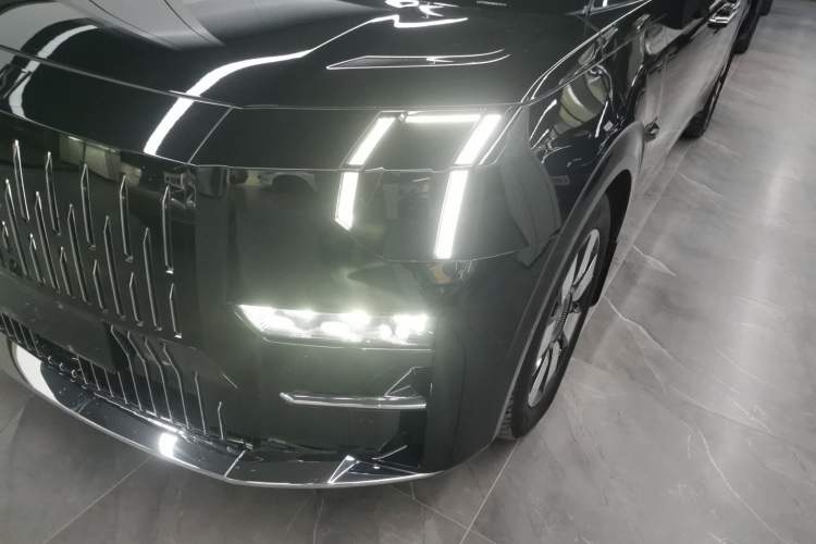 Used Zeekr 009 2024 Six-Seat Executive Version 4WD 108 kWh
