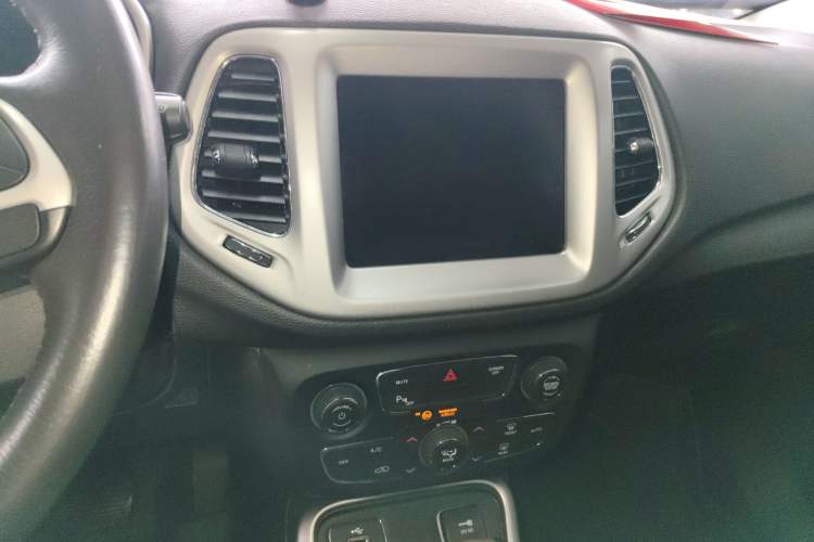 Used Jeep Compass 2019 200T Automatic Family Edition - Connected Large Screen Version
