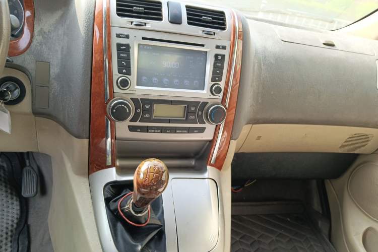 Used Foton MP-X E 2014 2.4L Wealth Express Comfort Edition 4G64