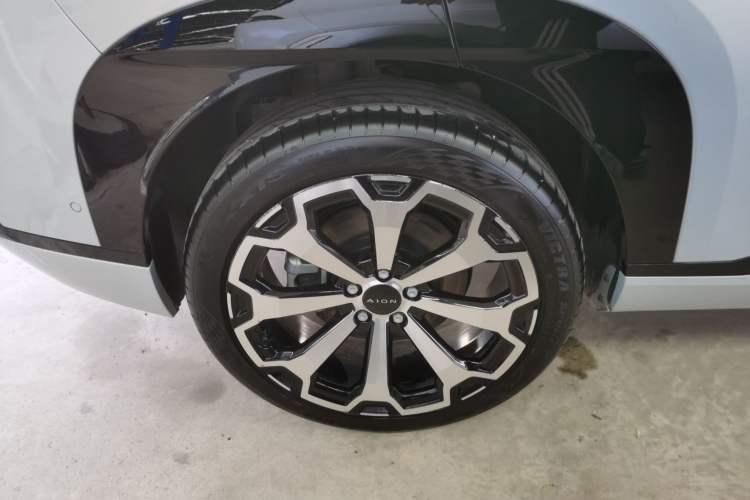 Used AION V 2024 Aion Tyrannosaurus 650 LiDAR Edition Exterior 5