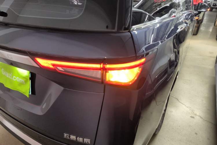 Used Wuling Jiachen 2022 1.5T CVT Deluxe Flagship Edition Right Rear Taillight