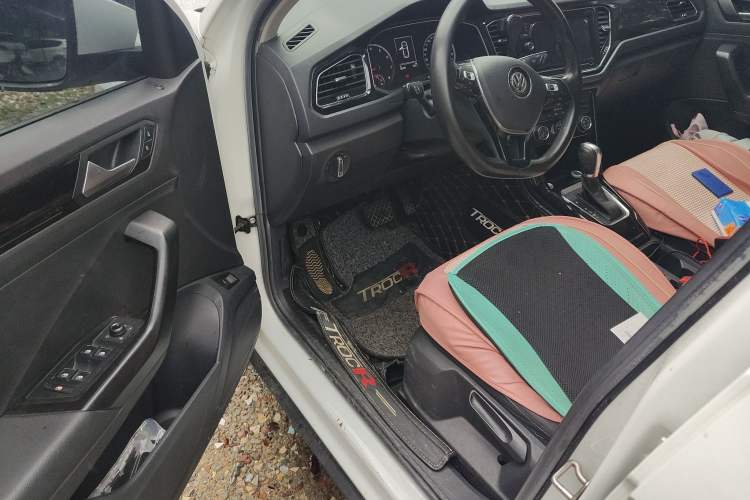 Used Volkswagen T-ROC 2019 280TSI DSG Two-Wheel Drive Comfort Version China VI Standard
