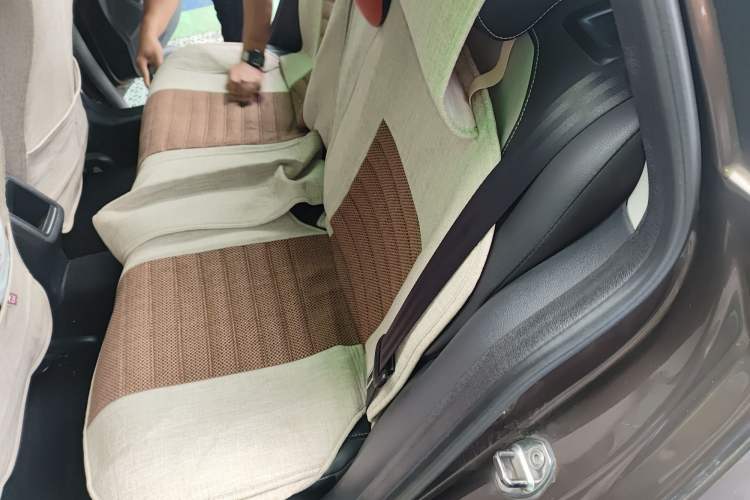Used Volkswagen Cross Lavida 2014 1.6L Automatic Left Rear Seat