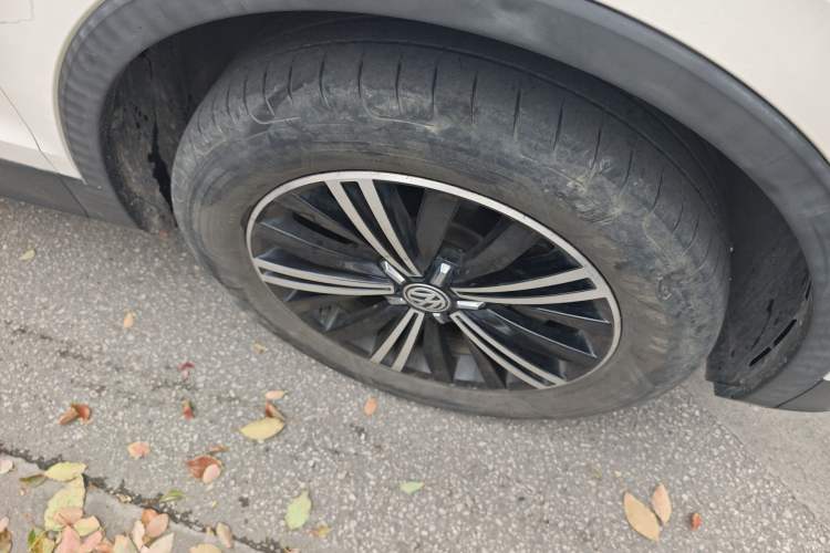 Used Volkswagen Tiguan L 2020 330TSI Automatic Two-Wheel Drive Luxury Edition China VI Standard