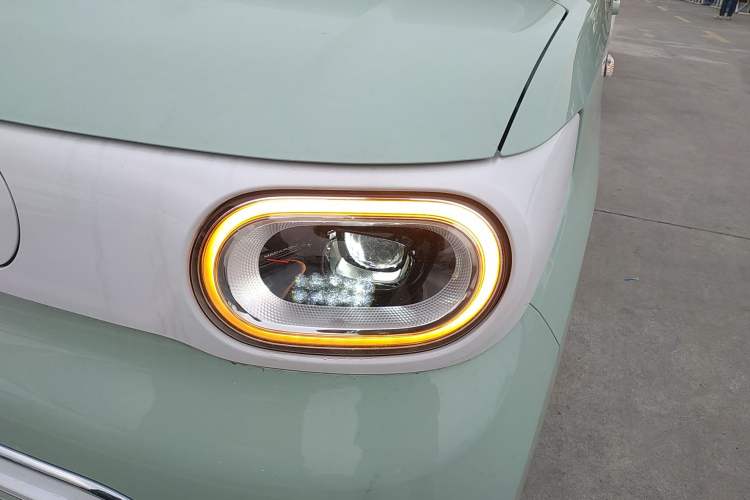 Used Wuling Hongguang MINIEV 2024 3rd Generation 215km Advanced Version
