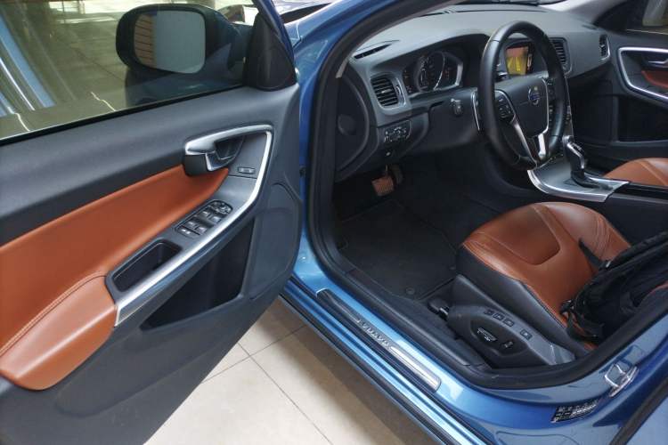 Used Volvo V60 2017 T5 Zhiya Edition China V Standard