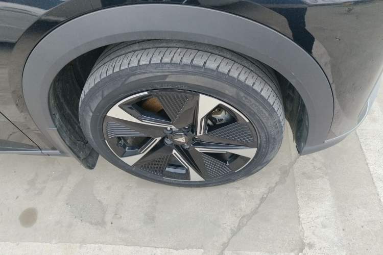 Used Deepal S07 2023 200Max Range-Extended Version Right Front Wheel Hub