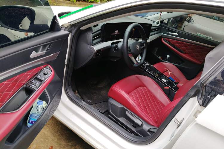 Used Volkswagen Lamando 2022 Lavida L 280TSI DSG Hot Edition Driver Seat