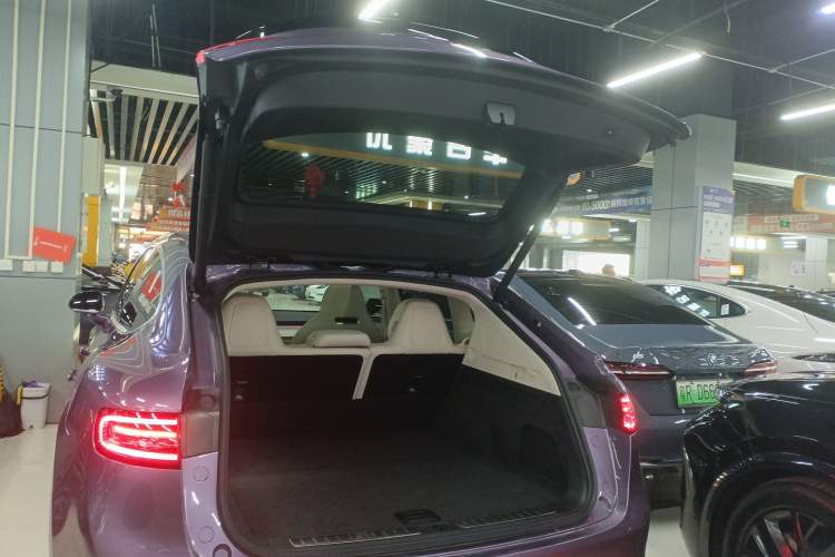 Used Hima Luxeed R7 2025 Range-Extended Version 251 km Max Trunk