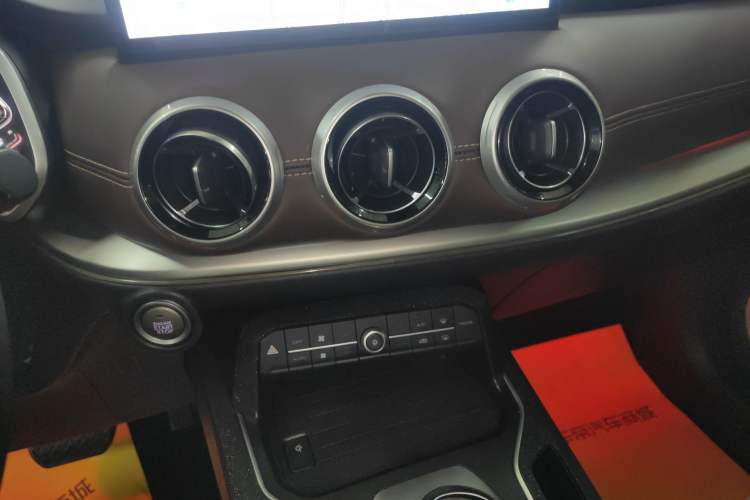 Used Wey VV6 2021 2.0T Two-Wheel Drive Smart Plus