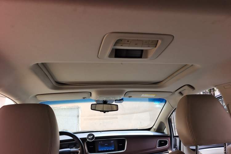 Used Buick GL8 2014 3.0L GT Luxury Business Haoya Edition Headliner