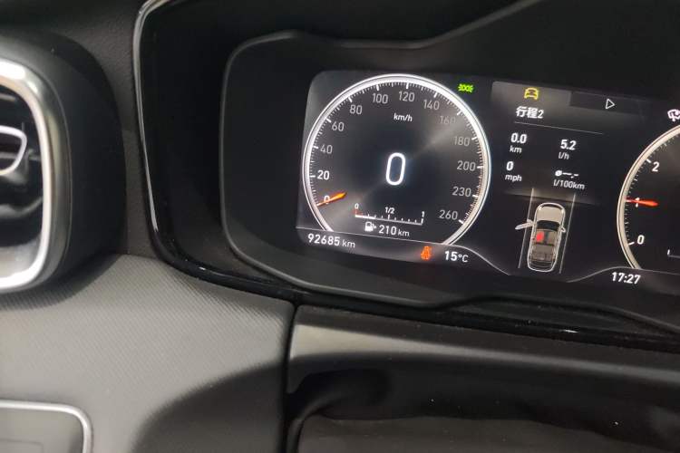 Used Lynk & Co 01 2019 2.0T Two-Wheel-Drive Pro Version China VI Standard Odometer Close Up