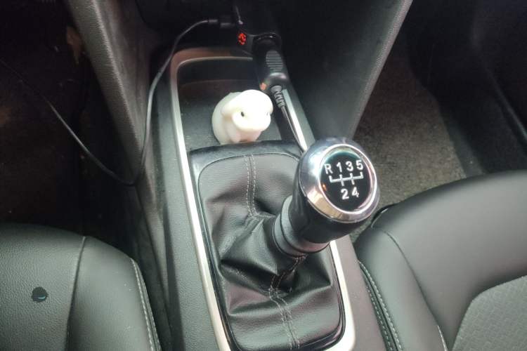 Used Chevrolet Cavalier 2016 1.5L Manual Xinyue Edition Gear Lever