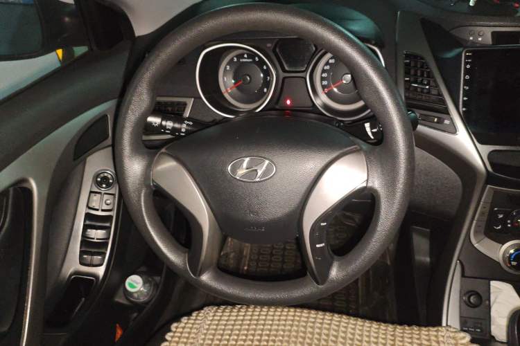 Used Hyundai Elantra (5th Generation / Langdong) 2012 1.6L Automatic Fashion Edition Steering Wheel