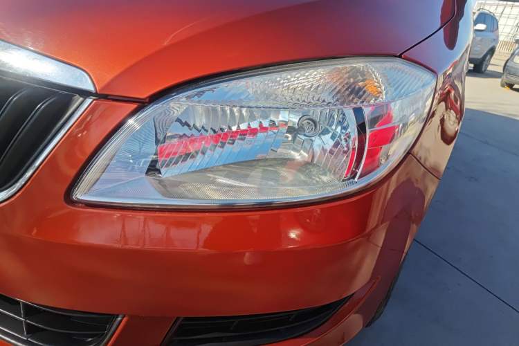 Used Skoda Fabia 2014 1.4L Automatic Crystal Edition