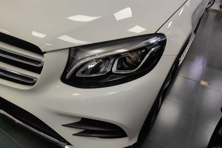 Used Mercedes-Benz GLC 2018 Facelift GLC 260 4MATIC Luxury Edition
